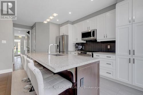 771 Devario Crescent, Ottawa, ON - Indoor Photo Showing Kitchen With Upgraded Kitchen