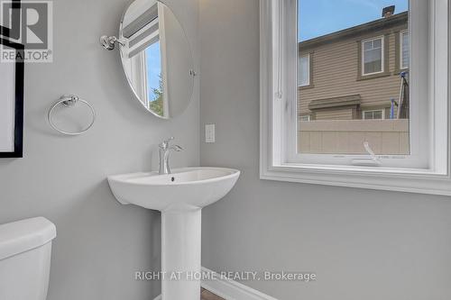 771 Devario Crescent, Ottawa, ON - Indoor Photo Showing Bathroom