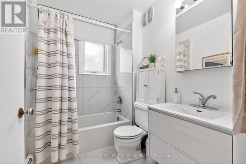 25 Lorindale Avenue, Toronto, ON - Indoor Photo Showing Bathroom