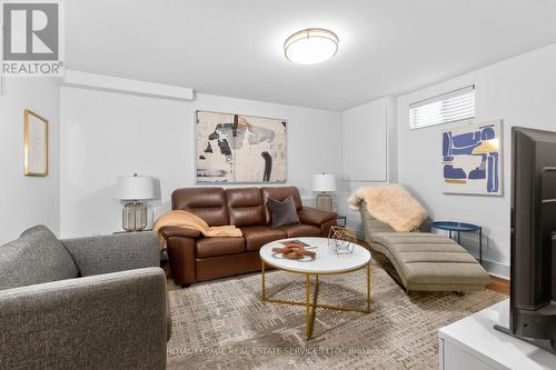 25 Lorindale Avenue, Toronto, ON - Indoor Photo Showing Living Room