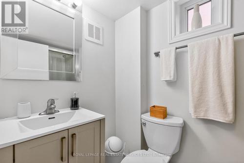25 Lorindale Avenue, Toronto, ON - Indoor Photo Showing Bathroom