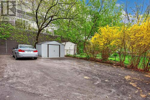 25 Lorindale Avenue, Toronto, ON - Outdoor