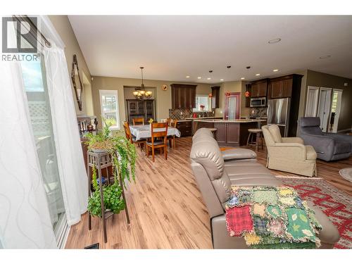 134 Eagle Crescent, Williams Lake, BC - Indoor Photo Showing Living Room