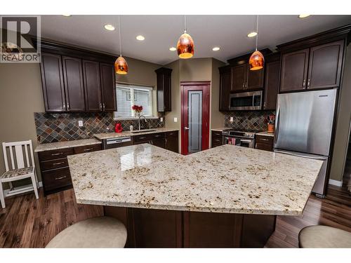 134 Eagle Crescent, Williams Lake, BC - Indoor Photo Showing Kitchen With Upgraded Kitchen