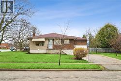 23 KNIGHTSWOOD Boulevard Guelph, ON N1E 3W3