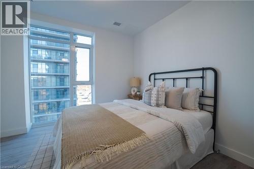 15 Glebe Street Unit# 1701, Cambridge, ON - Indoor Photo Showing Bedroom