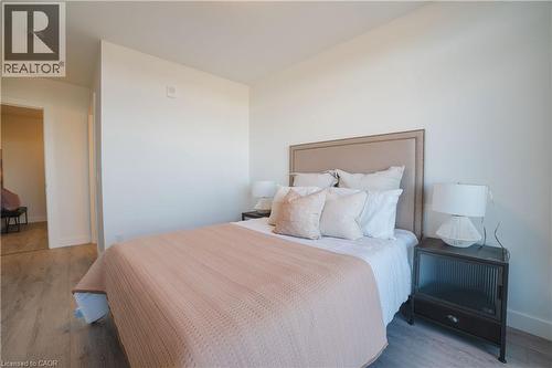15 Glebe Street Unit# 1701, Cambridge, ON - Indoor Photo Showing Bedroom
