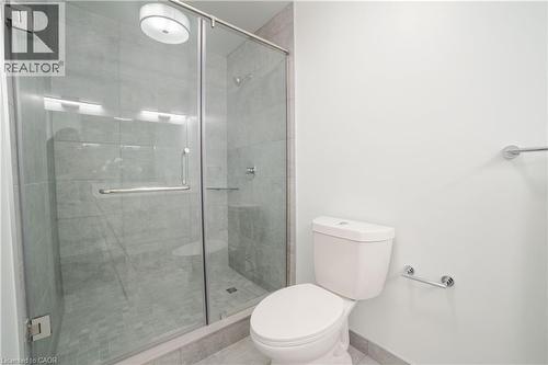 15 Glebe Street Unit# 1701, Cambridge, ON - Indoor Photo Showing Bathroom