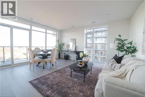 15 Glebe Street Unit# 1701, Cambridge, ON - Indoor Photo Showing Living Room