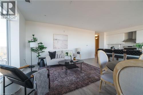 15 Glebe Street Unit# 1701, Cambridge, ON - Indoor Photo Showing Living Room
