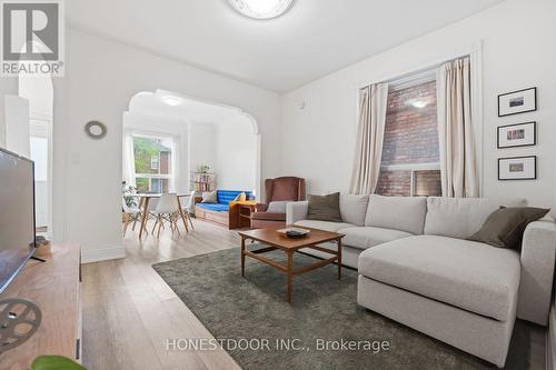 74 Tisdale Street N, Hamilton, ON - Indoor Photo Showing Living Room