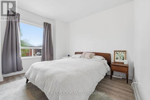 74 Tisdale Street N, Hamilton, ON - Indoor Photo Showing Bedroom