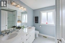 Upper 5-piece bathroom - 