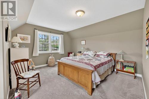 26 Paddy Dunn'S Circle, Springwater, ON - Indoor Photo Showing Bedroom