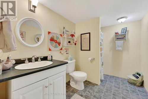 26 Paddy Dunn'S Circle, Springwater, ON - Indoor Photo Showing Bathroom