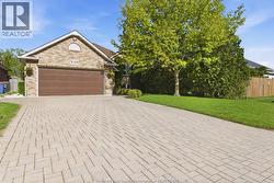 416 LILLIAN LANE Lakeshore, ON N0R 1A0
