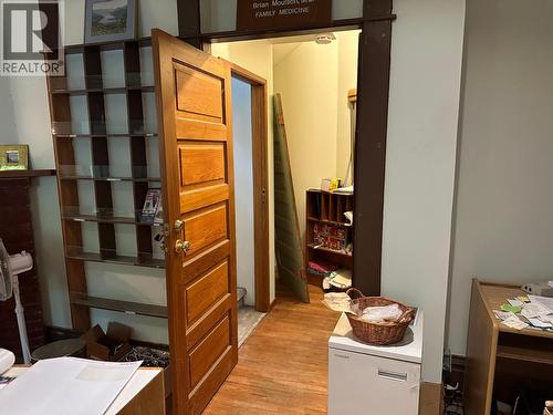 815 Baker Street, Nelson, BC - Indoor