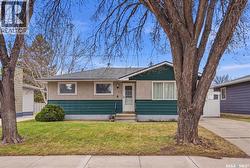 4 Dunning CRESCENT  Saskatoon, SK S7J 2S5