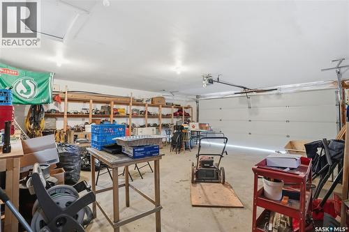 4 Dunning Crescent, Saskatoon, SK - Indoor Photo Showing Garage