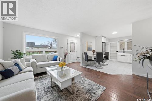 3581 33Rd Street W, Saskatoon, SK - Indoor Photo Showing Living Room