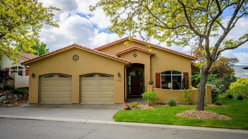 792 Rosewood Crescent  Kamloops, BC V2H 1S4