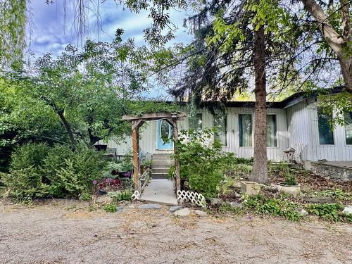 4976 Nash Street  Peachland, BC V0H 1X8