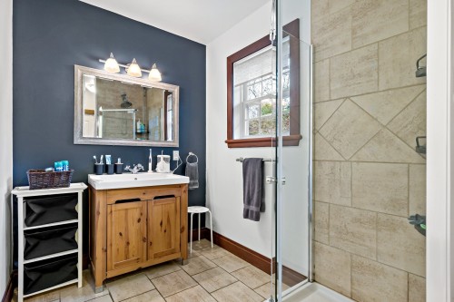 Salle de bains - 116 Rue De L'Église, Labelle, QC 