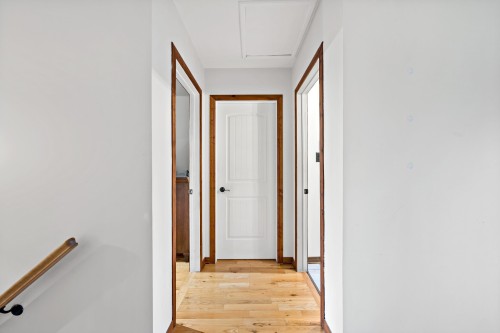 Corridor - 116 Rue De L'Église, Labelle, QC 