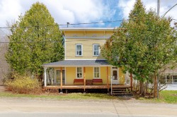 362 Rue de la Gare  Mont-Blanc, QC J0T 2G0