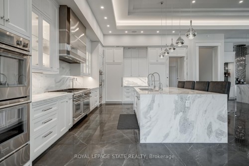 1272 Fiddlers Green Road, Hamilton, ON - Indoor Photo Showing Kitchen With Upgraded Kitchen