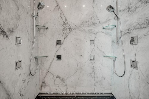 1272 Fiddlers Green Road, Hamilton, ON - Indoor Photo Showing Bathroom