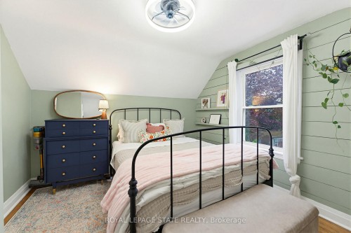 198 East 19Th Street, Hamilton, ON - Indoor Photo Showing Bedroom