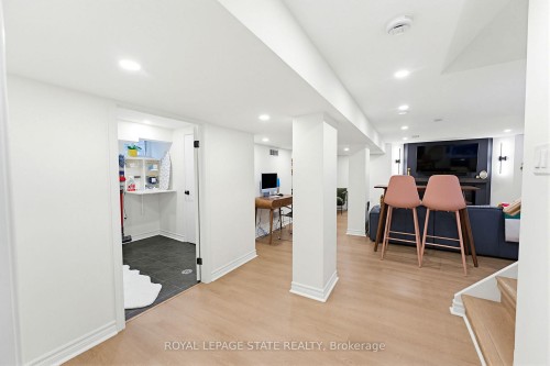 198 East 19Th Street, Hamilton, ON - Indoor Photo Showing Other Room