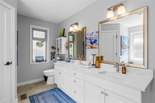 978 Cantebury Pl, Qualicum Beach, BC 