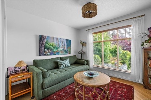 978 Cantebury Pl, Qualicum Beach, BC 
