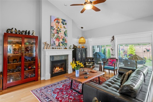 978 Cantebury Pl, Qualicum Beach, BC 