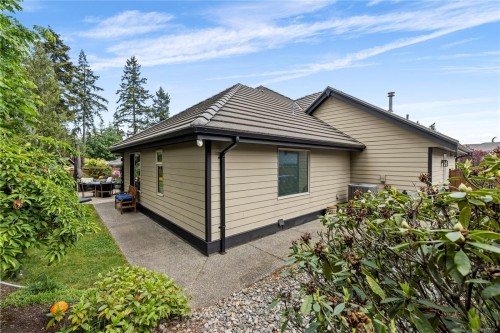 978 Cantebury Pl, Qualicum Beach, BC 