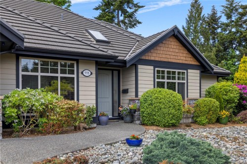 978 Cantebury Pl, Qualicum Beach, BC 