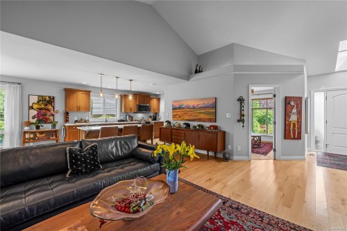 978 Cantebury Pl, Qualicum Beach, BC 
