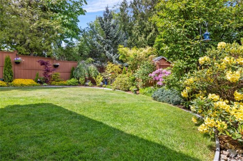 978 Cantebury Pl, Qualicum Beach, BC 