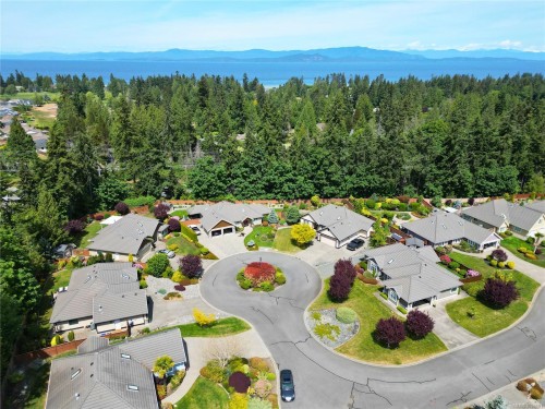 978 Cantebury Pl, Qualicum Beach, BC 
