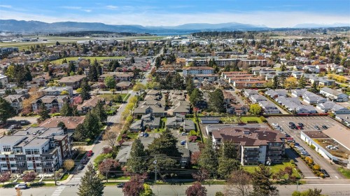 5-10008 Third St, Sidney, BC 
