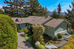 2175 Firwood Pl Sooke, BC V9Z 0N2