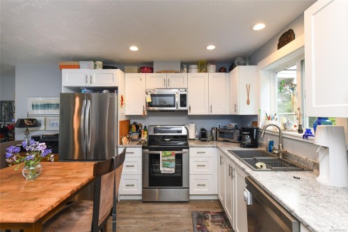 2126 Cypress Rd, Comox, BC 