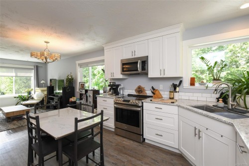 2126 Cypress Rd, Comox, BC 