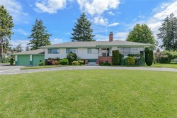 3785 Raymond St SOUTHSaanich, BC V8Z 4K2