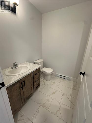 2 Knightsbridge Place, Paradise, NL - Indoor Photo Showing Bathroom