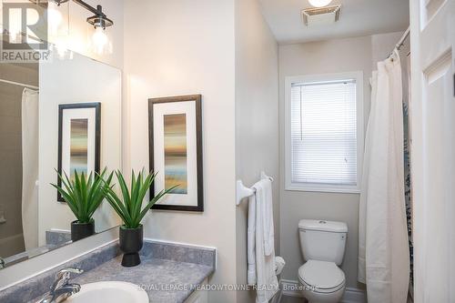 4 piece main bath - 23 Baggs Crescent, Cambridge, ON - Indoor Photo Showing Bathroom