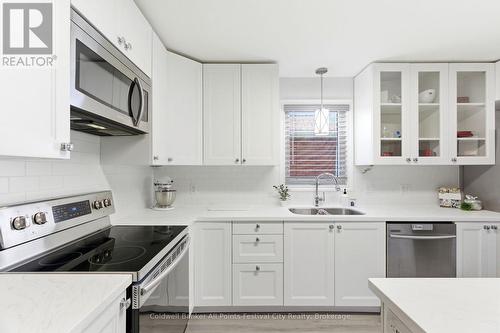 125 Picton Street E, Goderich (Goderich (Town)), ON - Indoor Photo Showing Kitchen With Double Sink