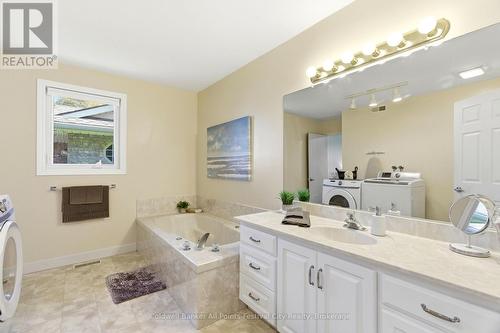 125 Picton Street E, Goderich (Goderich (Town)), ON - Indoor Photo Showing Bathroom